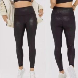 Aerie Offline The Hugger High Rise Leggings Crackle Faux Leather Black Size XL